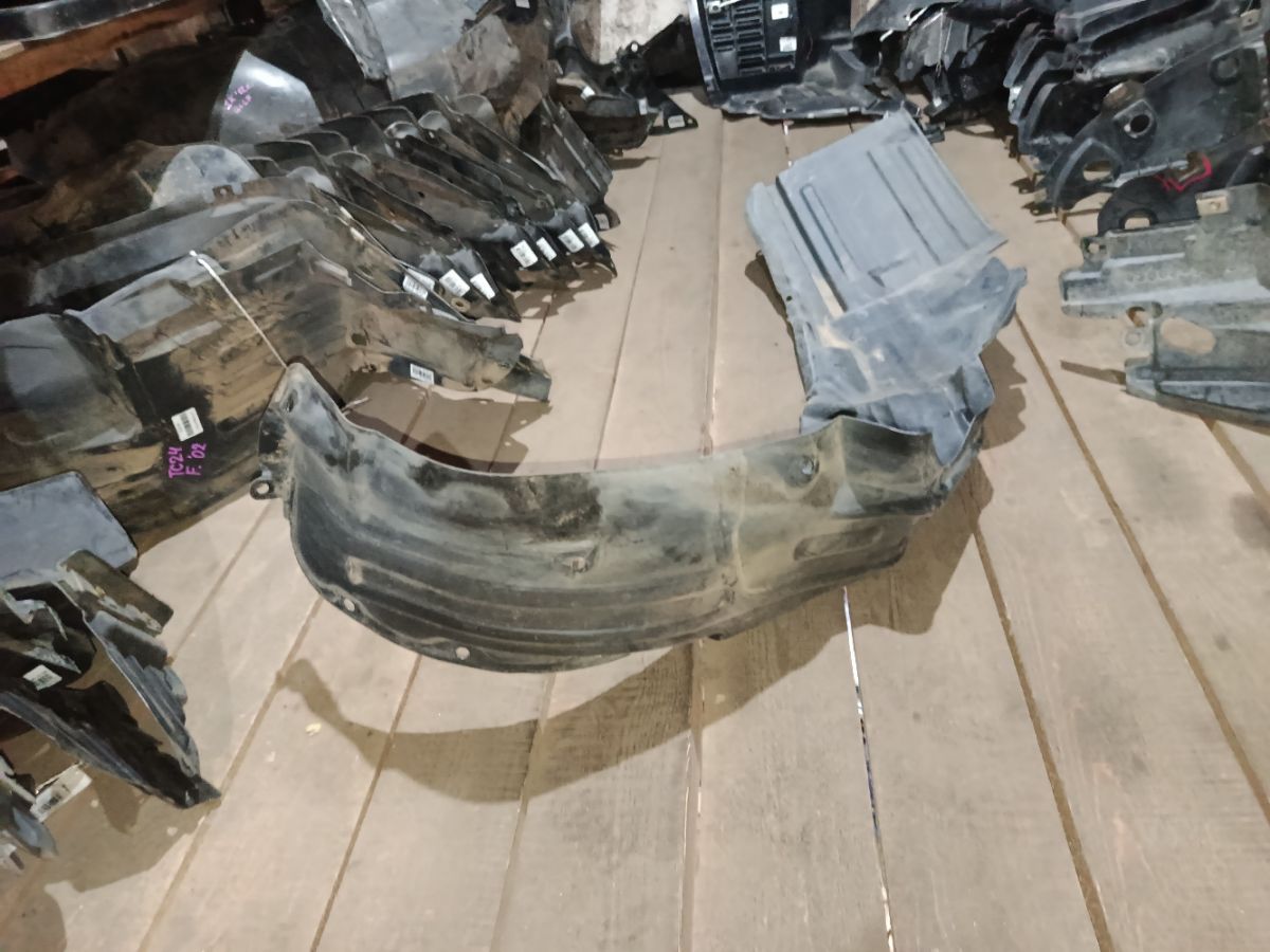 Подкрылок 53875-44080 на Toyota Ipsum ACM21W 2AZ-FE Фото 4
