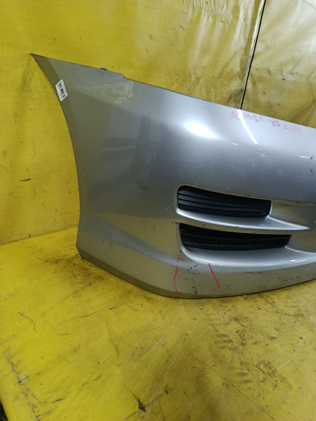 Бампер 52119-44330 на Toyota Ipsum ACM21W Фото 5