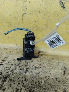 Насос омывателя стекла на Toyota Sienta NCP81G 1NZ-FE 85330-20460  85330-52030