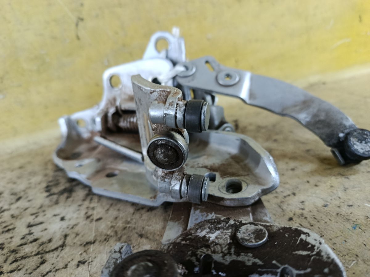 Ролик двери на Toyota Porte NNP10 Фото 4