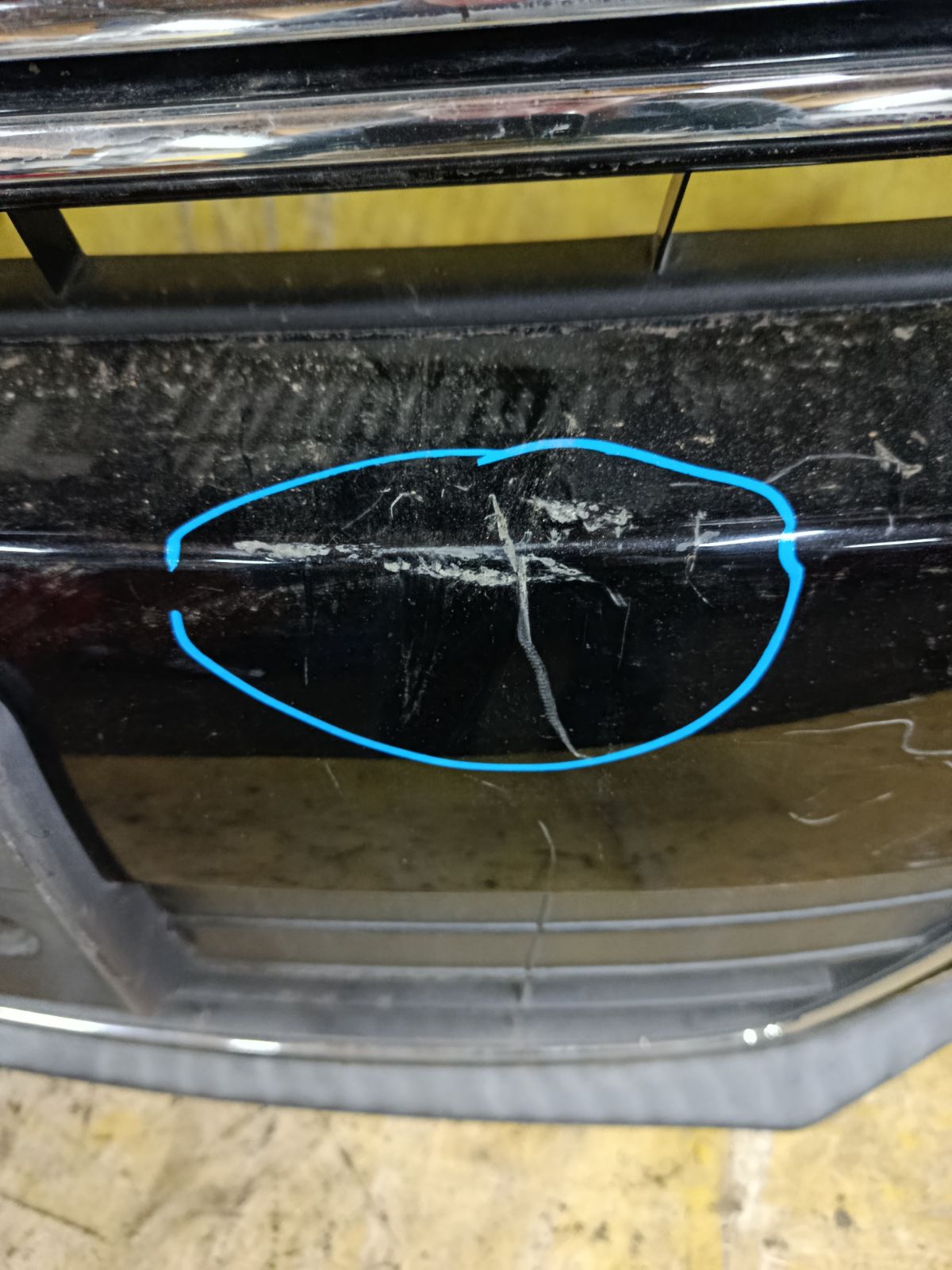 Бампер 5N0807221K на Volkswagen Tiguan 5N Фото 3