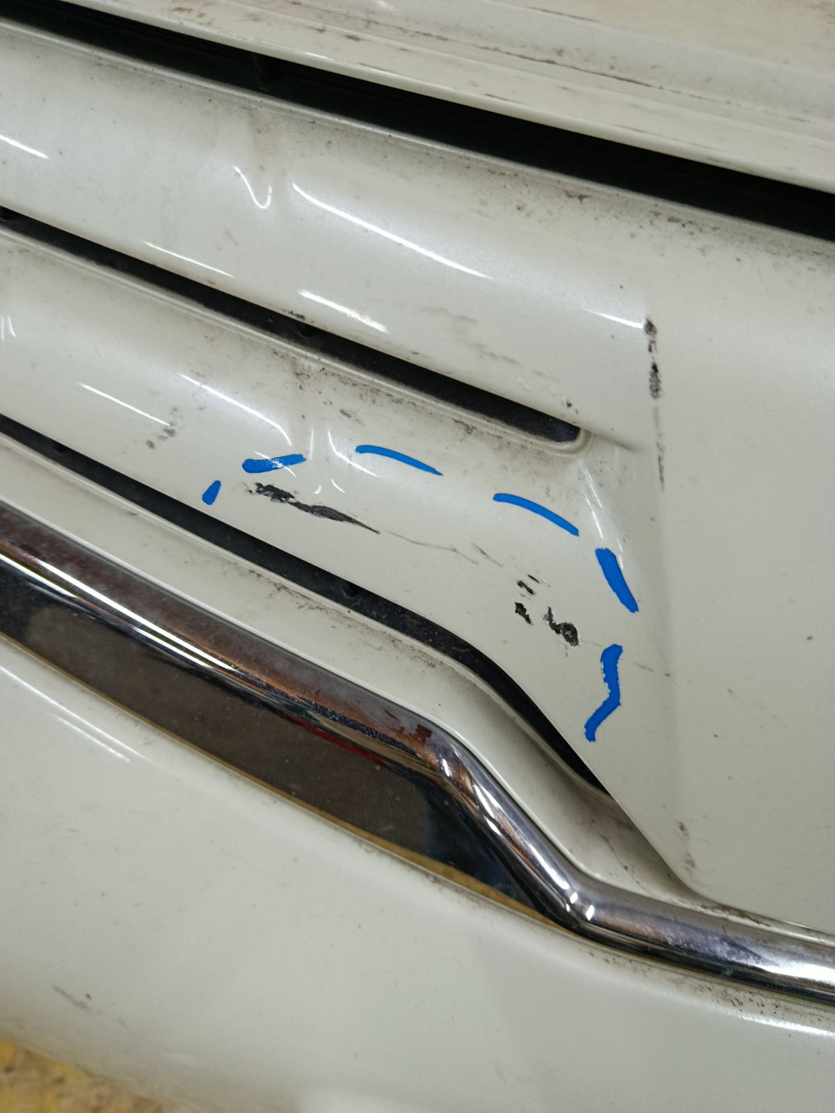Бампер 62022-8Y20H на Nissan Note E11 Фото 3
