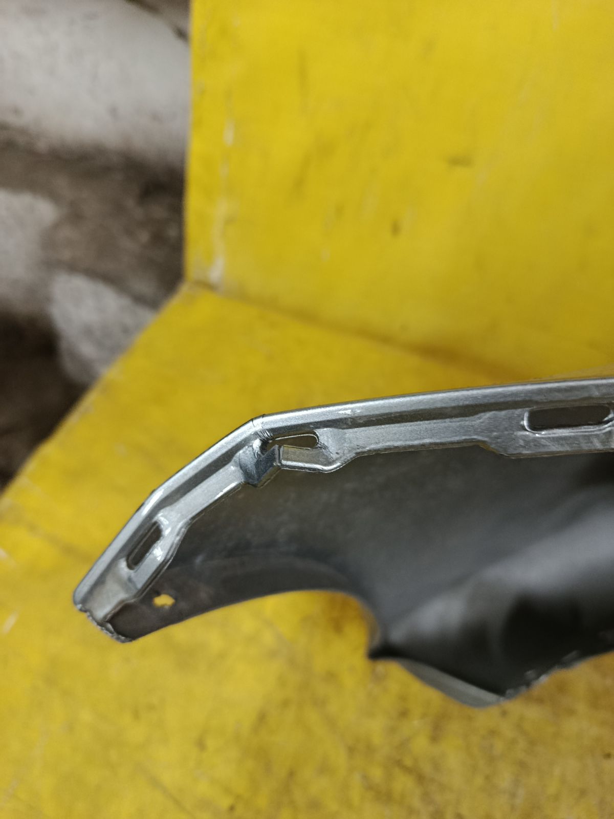 Бампер DR61-501T1 на Mazda Demio DEJFS Фото 11