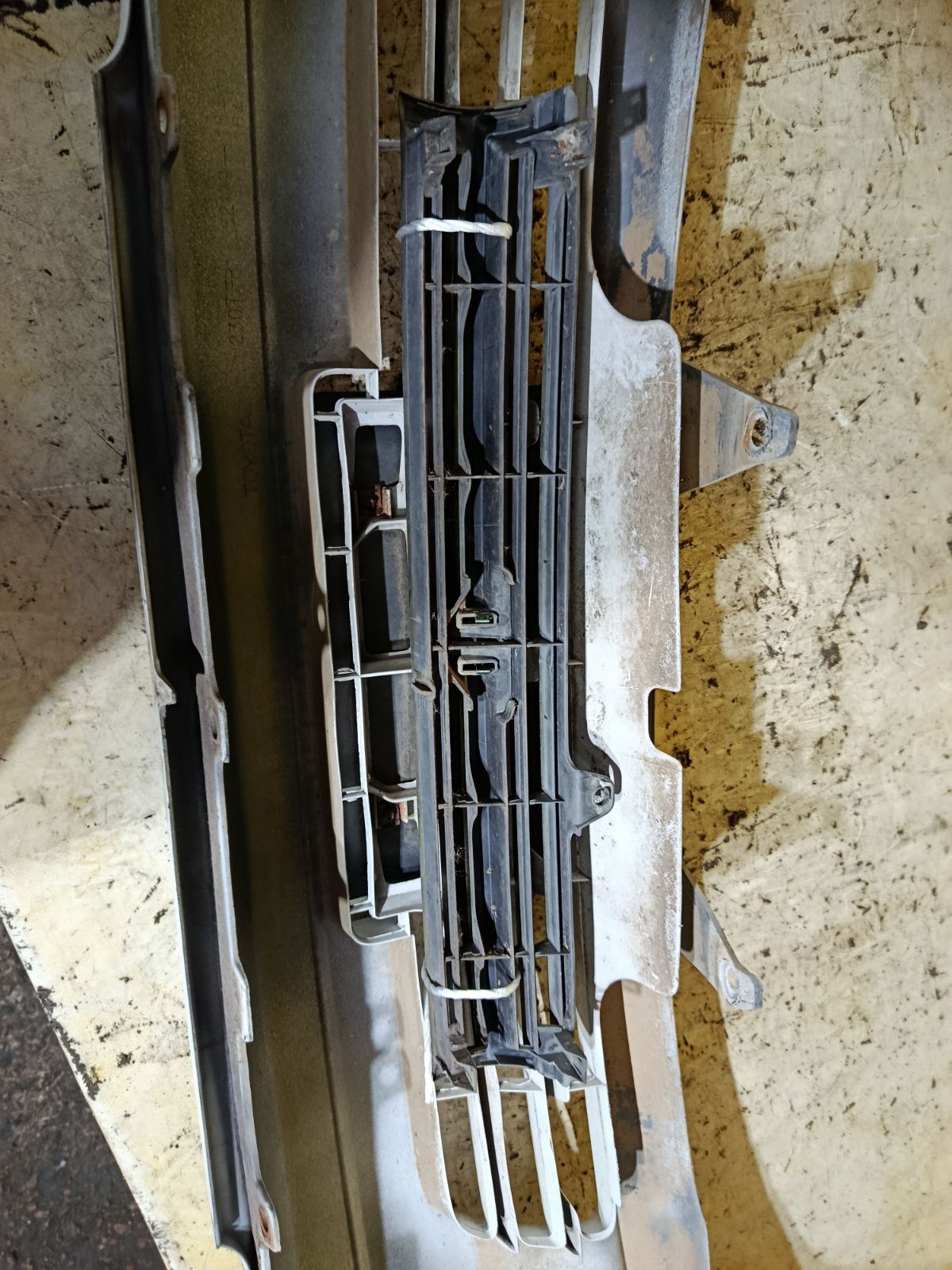 Бампер 52119-16400 на Toyota Corolla Ii EL51 Фото 9