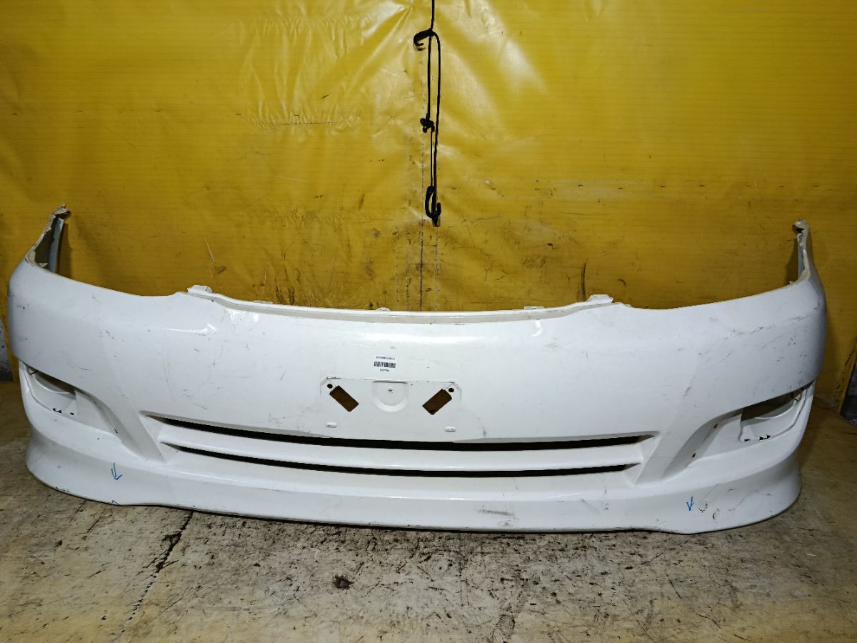 Бампер 52119-44361 на Toyota Ipsum ACM21W Фото 1