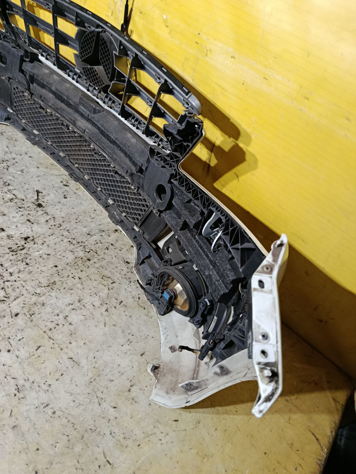 Бампер A2048850025 на Mercedes-Benz C-Class Station Wagon S204.252 Фото 12