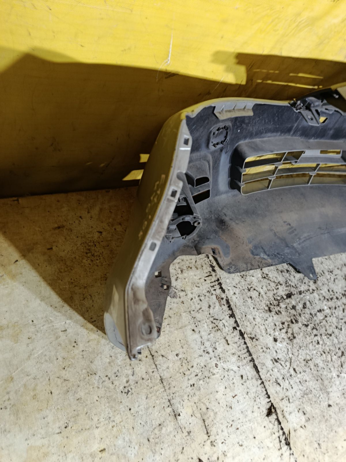 Бампер на Nissan Note E11 Фото 13