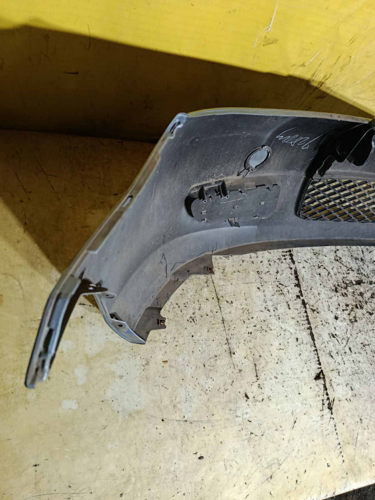 Бампер на Mazda Demio DY3W Фото 9