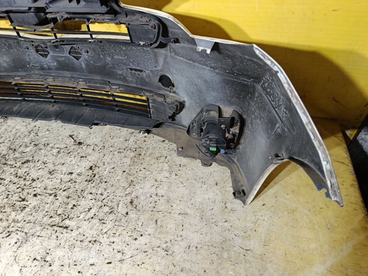 Бампер 52119-52690 на Toyota Ractis NCP120 Фото 10