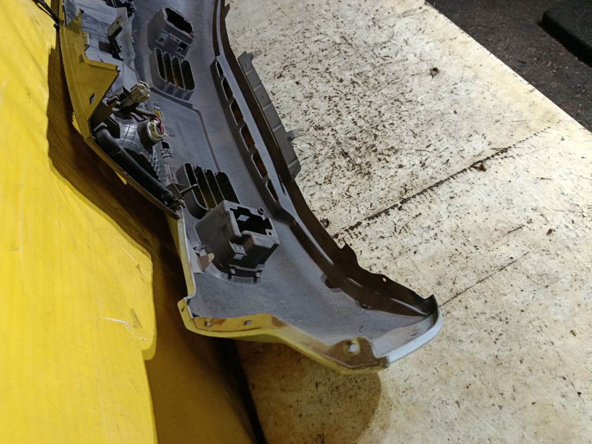 Бампер 62022-3U040 на Nissan Cube BZ11 Фото 11