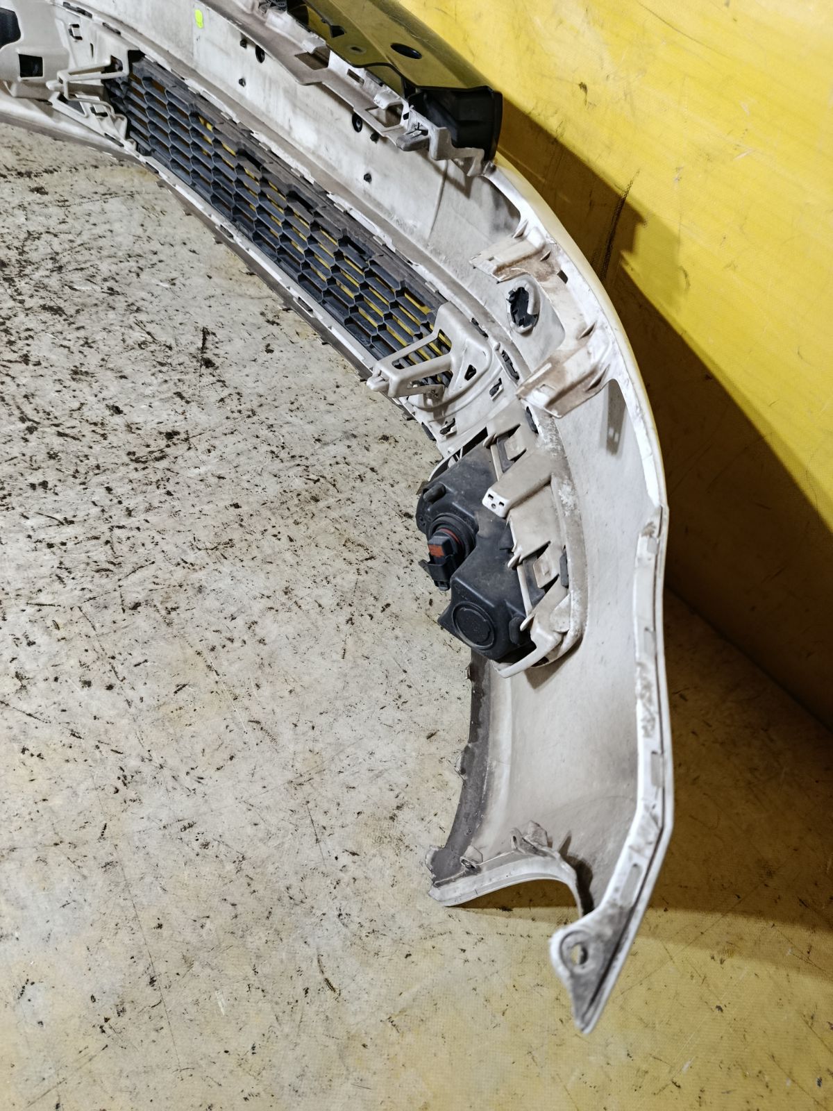 Бампер 6R0807221R на Volkswagen Polo 6R Фото 12