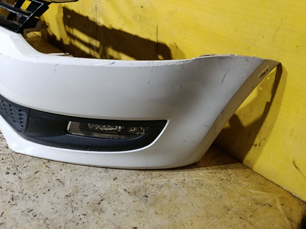 Бампер 6R0807221R на Volkswagen Polo 6R Фото 2