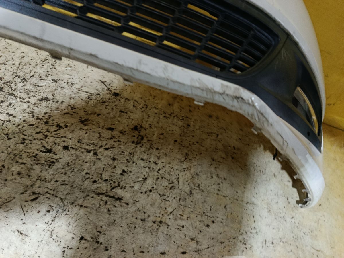 Бампер 6R0807221R на Volkswagen Polo 6R Фото 9