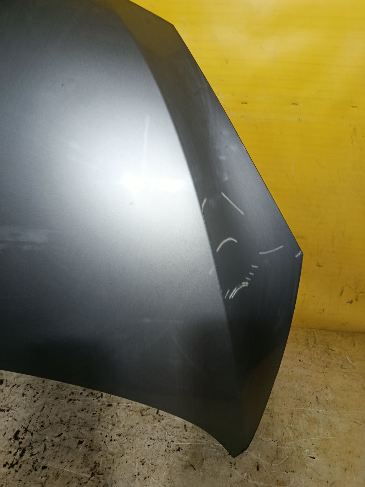 Капот 05031967, 12302101, 160108, 2741660, 3421280A1, 453303, 453303J, 5605000, 6803003421280P, 8120189, 931800, 99C30, D6Y1-52-31X, FP 4420 280, GD99C30, L04472, MV D6Y15231X, MVD6Y15231X, MZ0201A, MZ20052A, MZ20052AJ, MZ20052AQ, MZ20052AV, MZ3093100, MZ3093130, MZ51101500000, MZX0207330, PMZ20052A, STMZ520150, YRJ10M208001 на Mazda Demio DE3FS Фото 4