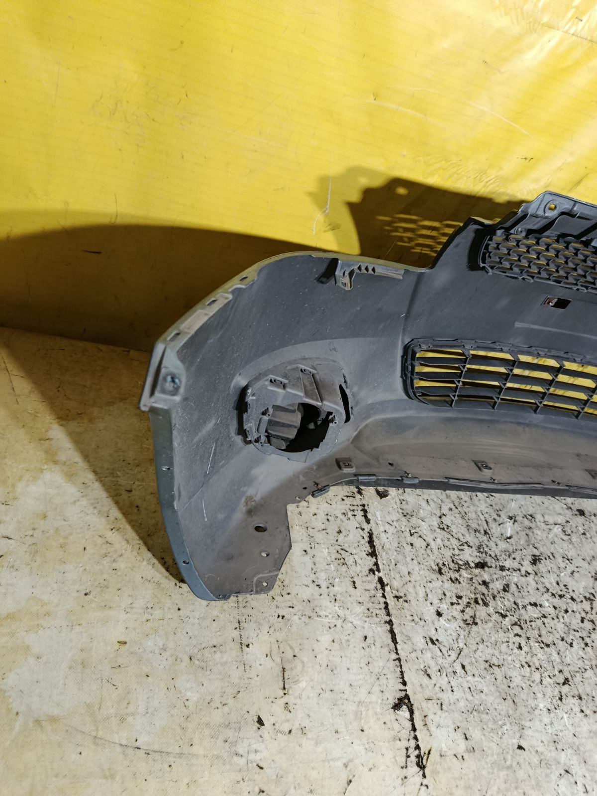 Бампер 71711-71L00 на Suzuki Swift ZC72S Фото 11