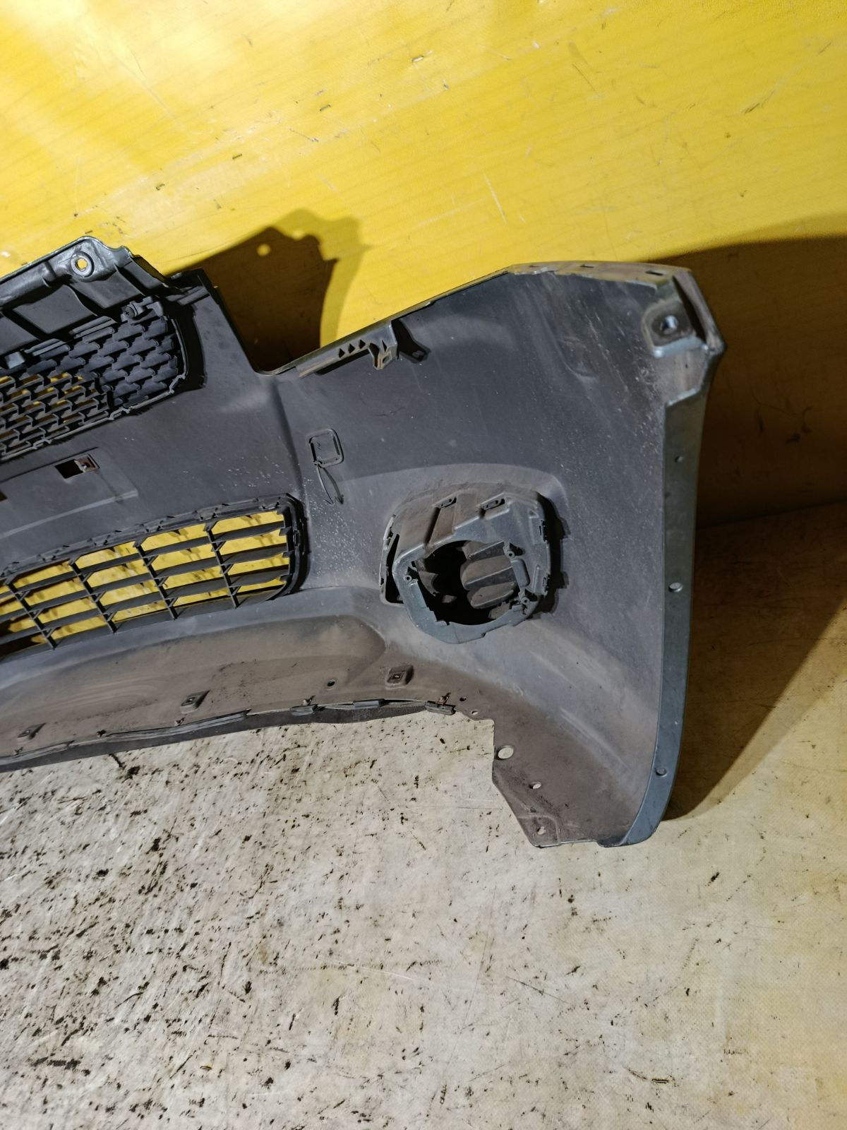 Бампер 71711-71L00 на Suzuki Swift ZC72S Фото 8