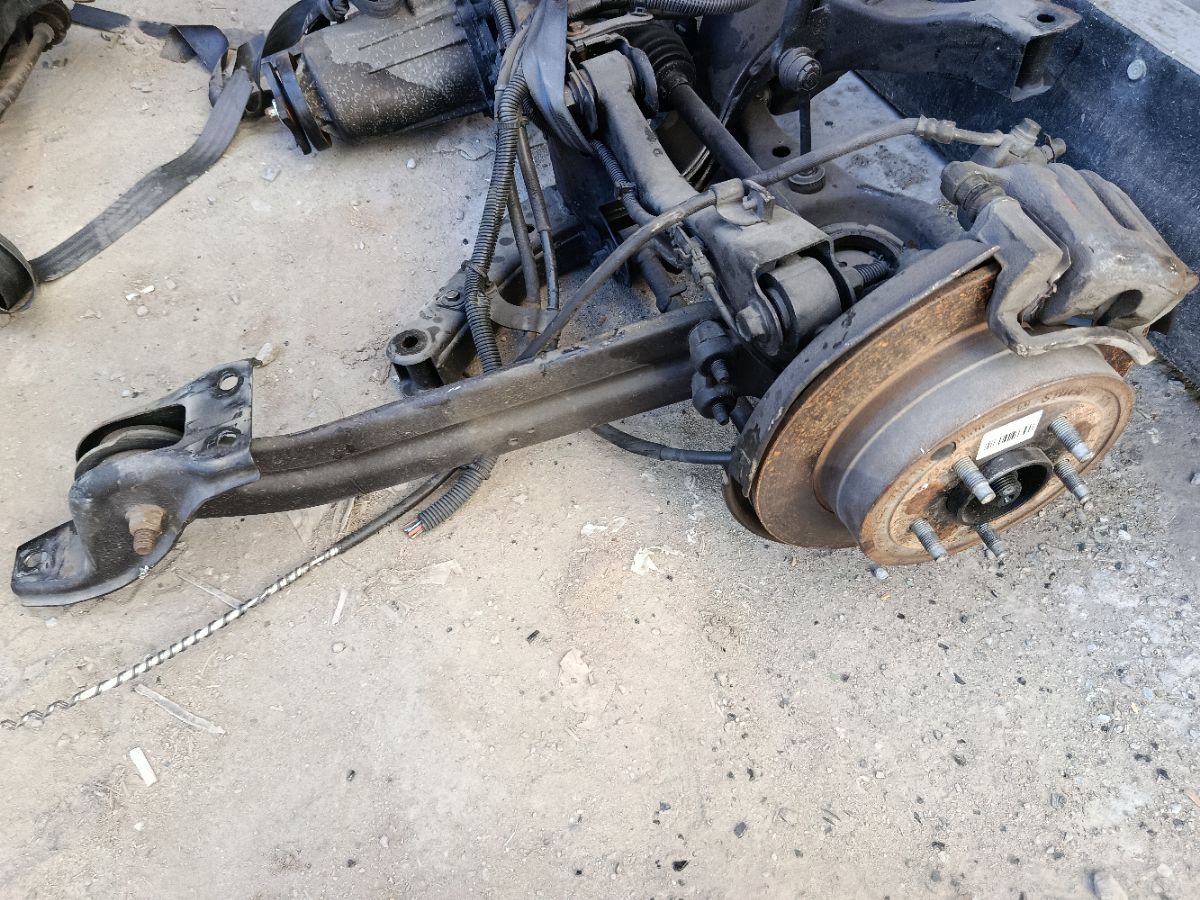 Балка подвески на Chevrolet Captiva C140 LE5 Фото 11