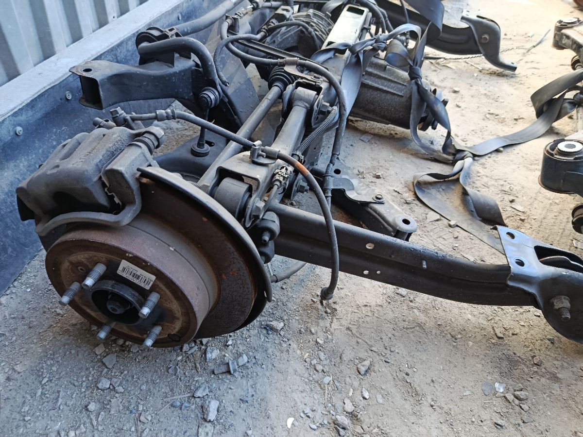 Балка подвески на Chevrolet Captiva C140 LE5 Фото 5