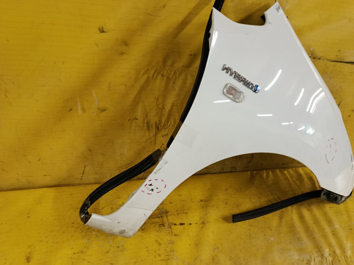 Крыло переднее на Toyota Prius NHW20 Фото 4