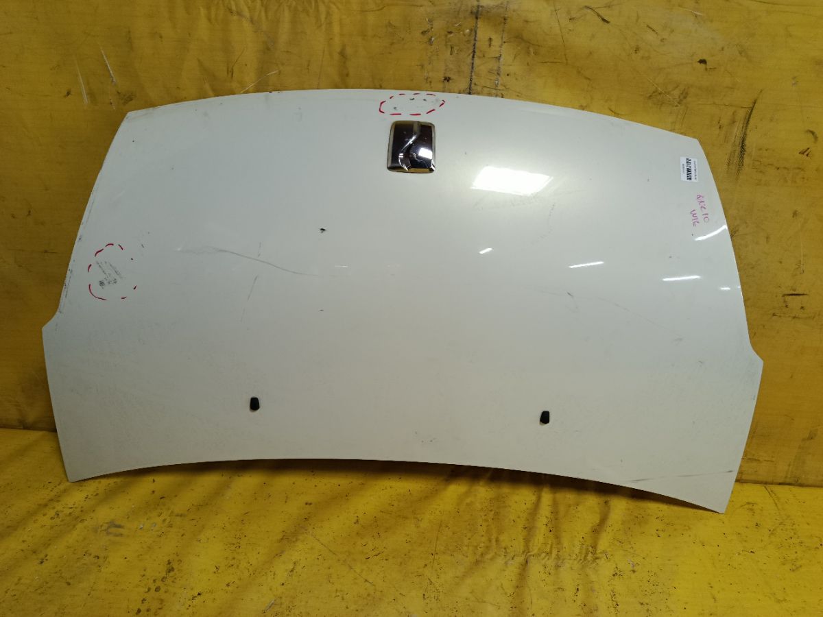 Капот на Toyota Passo QNC10 Фото 1