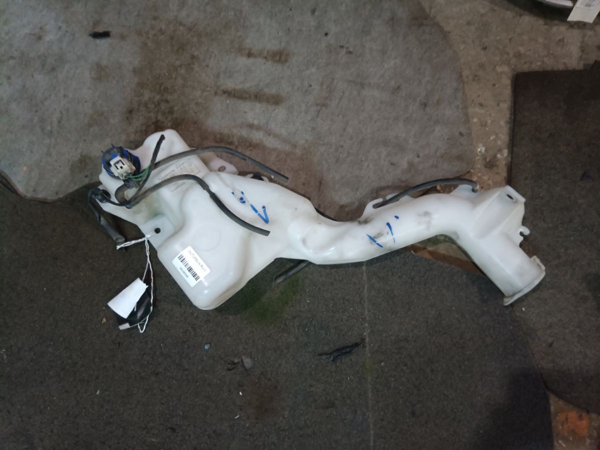 Бачок омывателя MN105956 на Mitsubishi Colt Plus Z27W Фото 3 Бачок омывателя MN105956 на Mitsubishi Colt Plus Z27W Фото 3