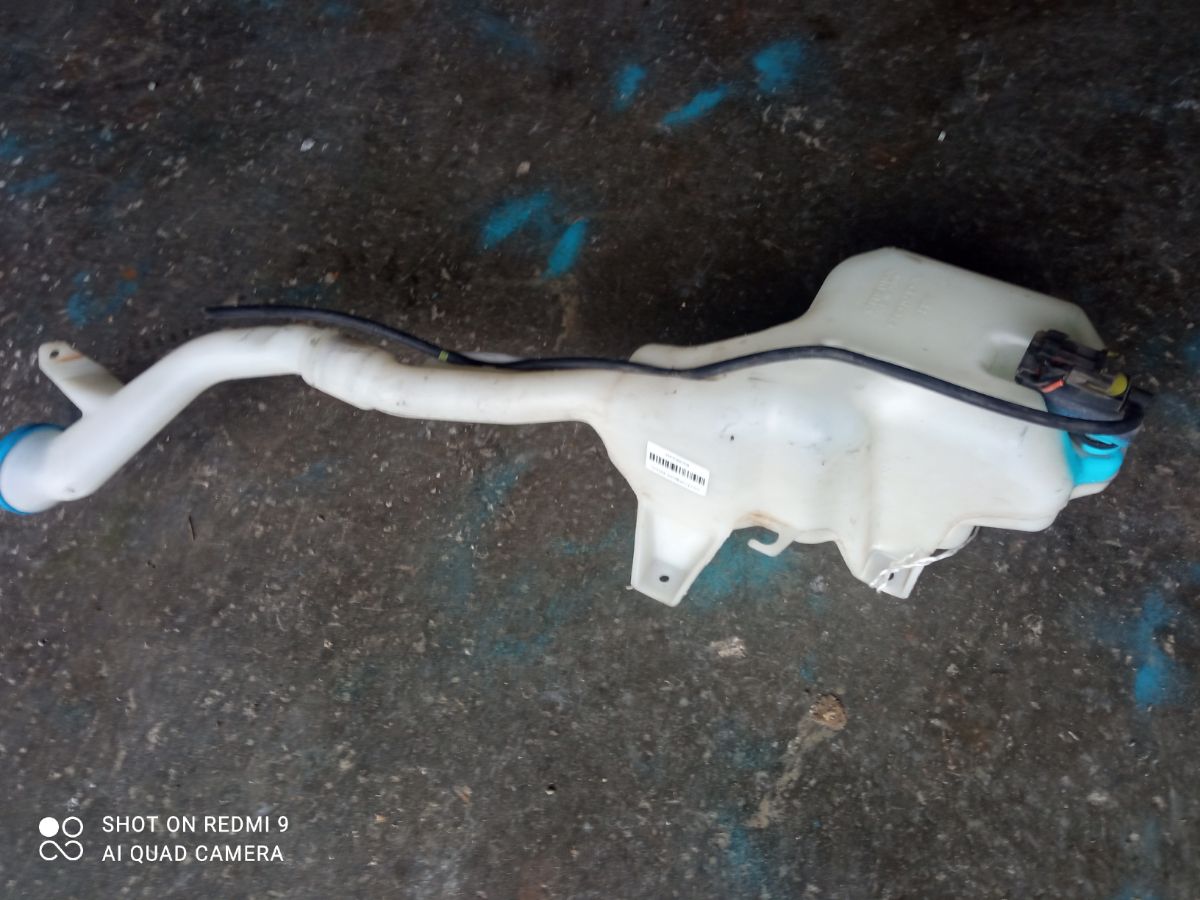 Бачок омывателя на Honda Civic FD1 Фото 4