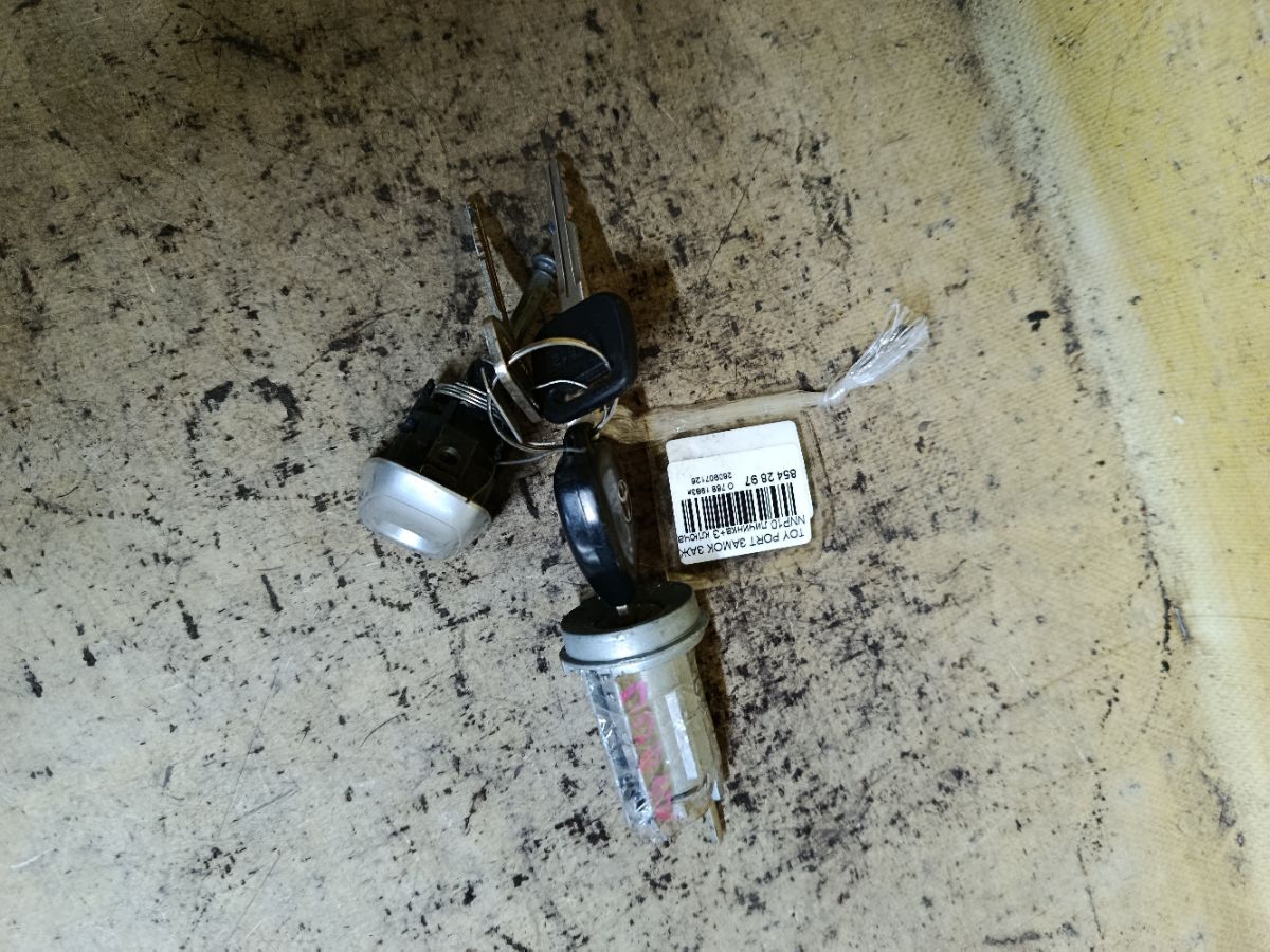 Замок зажигания 69570-12180 на Toyota Porte NNP10 Фото 2