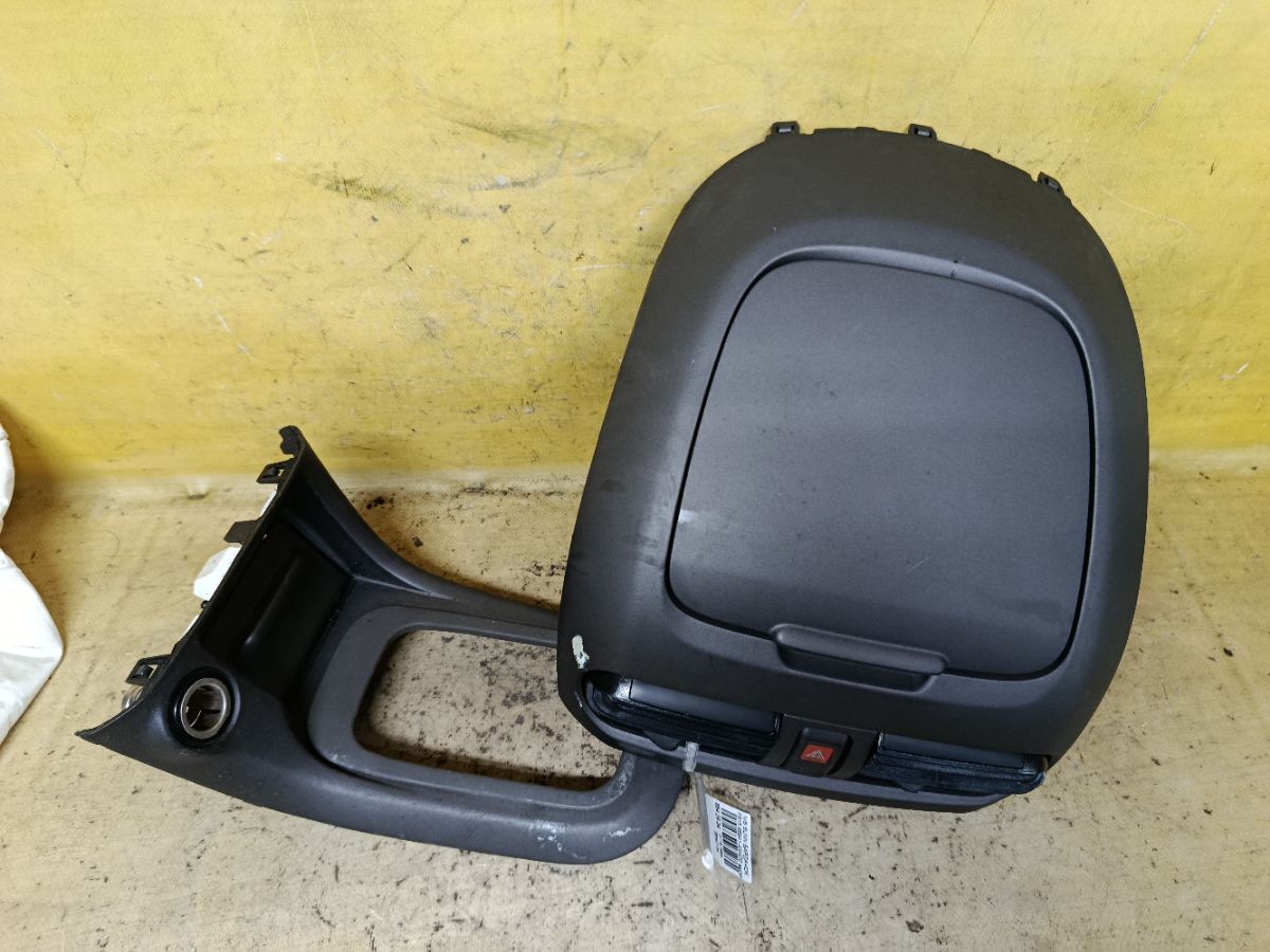 Бардачок 96941-4M400 на Nissan Sunny FB15 Фото 1