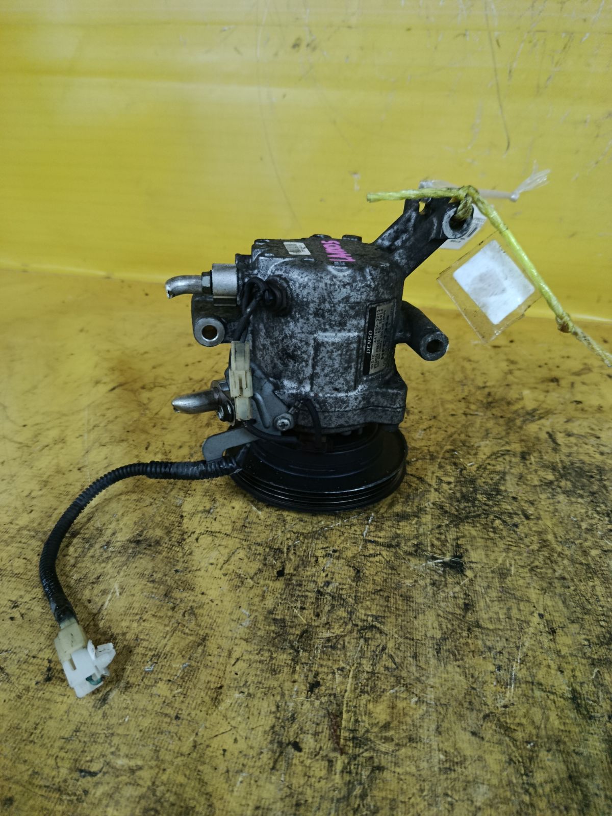 Компрессор кондиционера 447280-3213 на Daihatsu Move LA100S KF-VE Фото 2