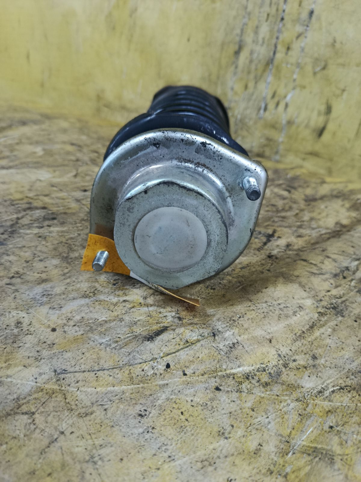 Стойка амортизатора 48510-B2C30 на Daihatsu Move LA100S KF-VE Фото 2
