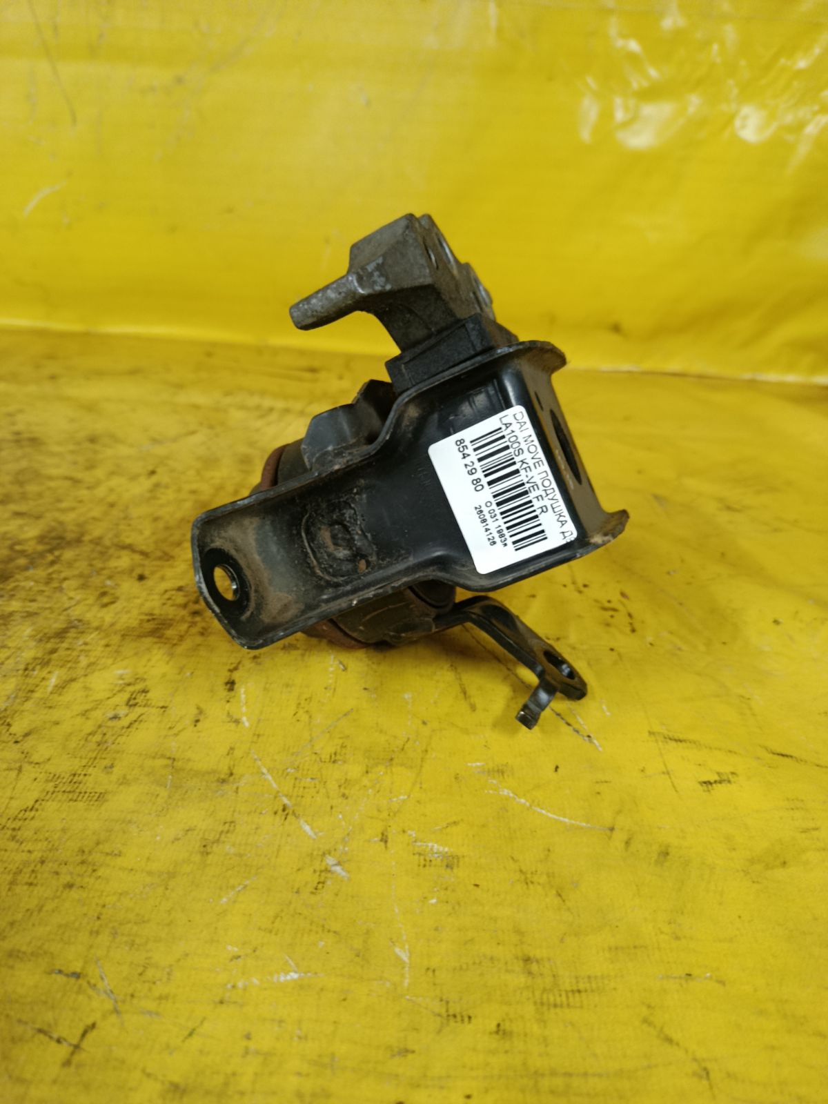 Подушка двигателя на Daihatsu Move LA100S KF-VE Фото 1