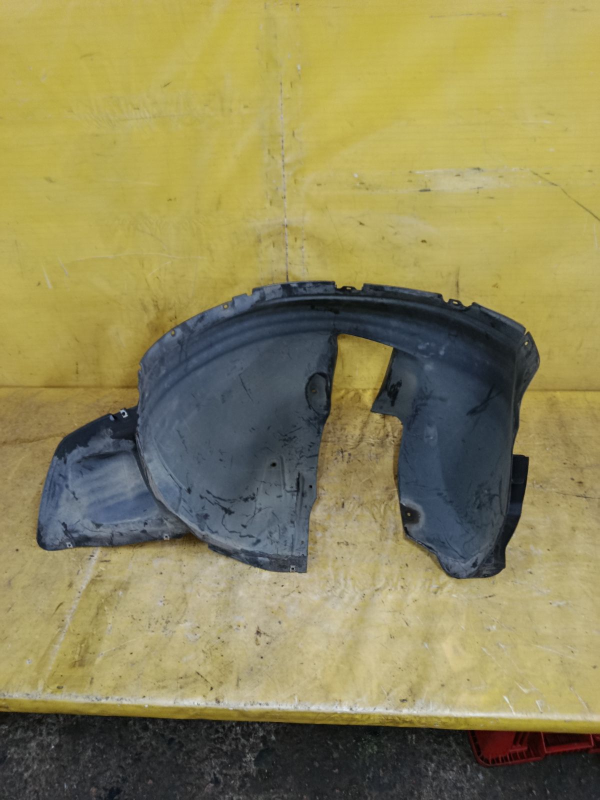 Подкрылок 7N0805911A на Volkswagen Sharan 7N Фото 1