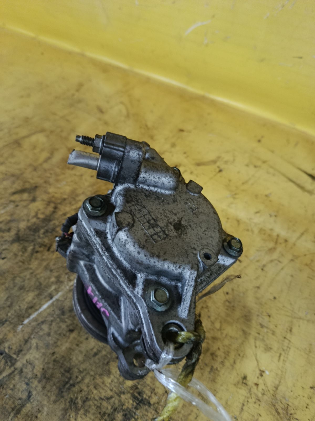 Компрессор кондиционера на Honda N-Wgn JH1 S07A Фото 4