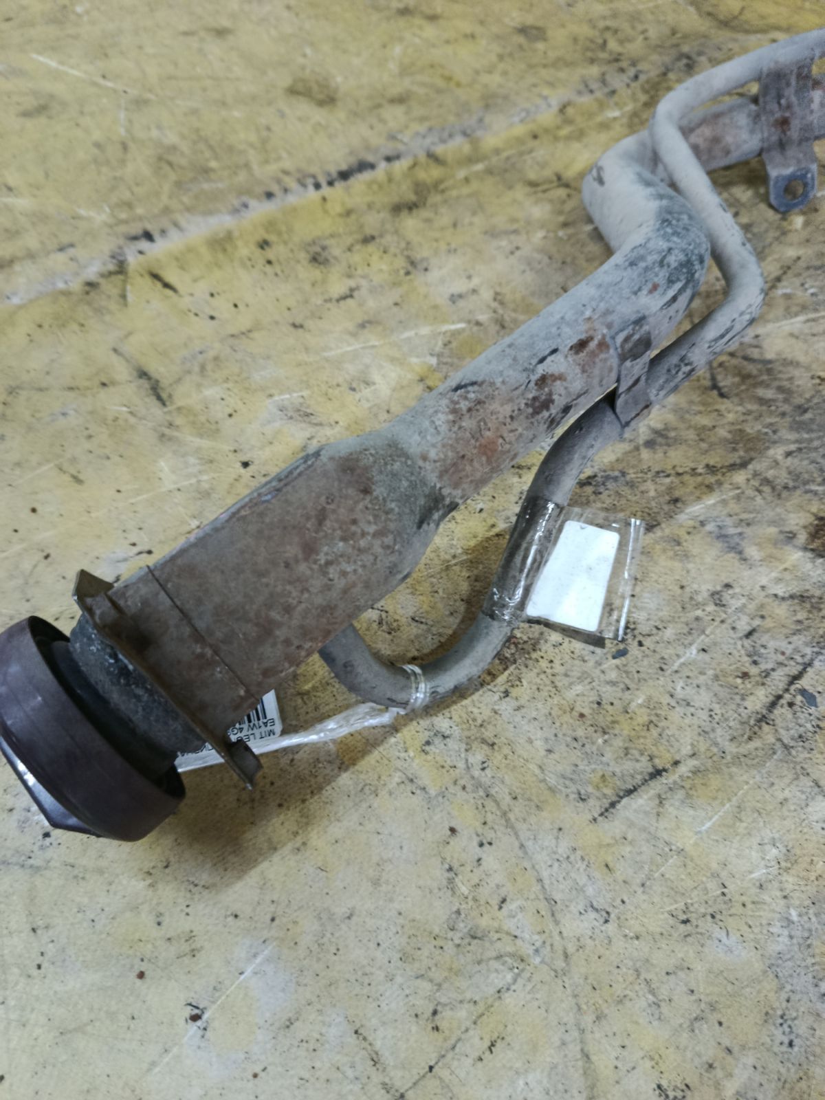 Заливная горловина топливного бака MR134520, MR135238 на Mitsubishi Legnum EA1W 4G93 Фото 3