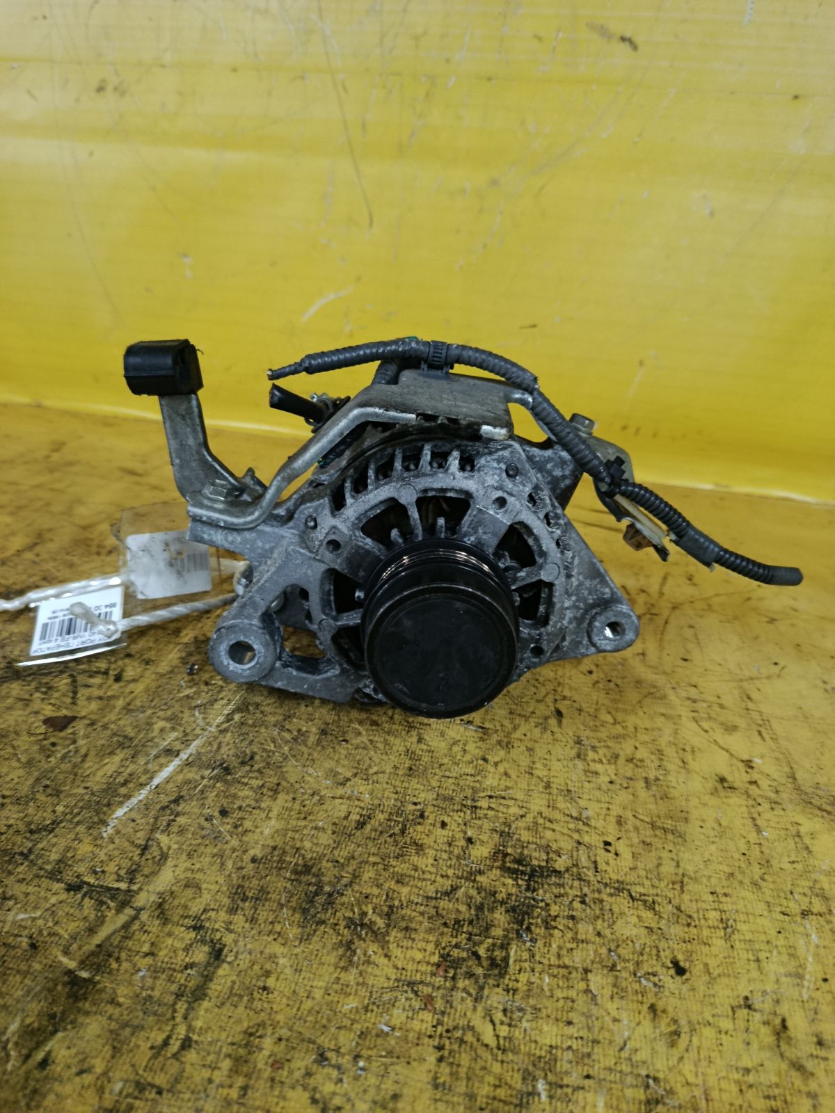 Генератор на Toyota Porte NSP140 1NR-FE Фото 3