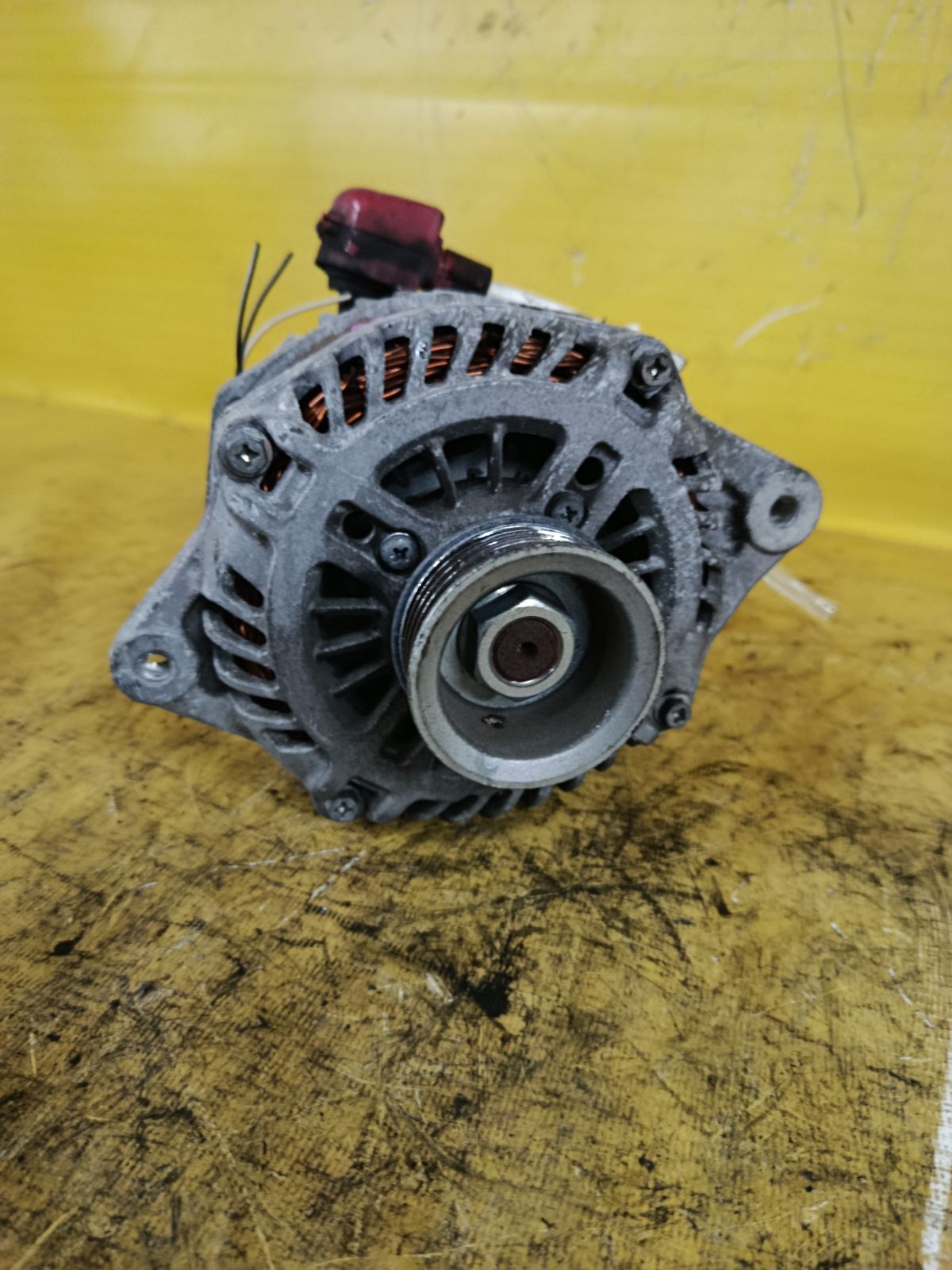 Генератор 23700-AA611 на Subaru Exiga YA4 EJ204 Фото 4
