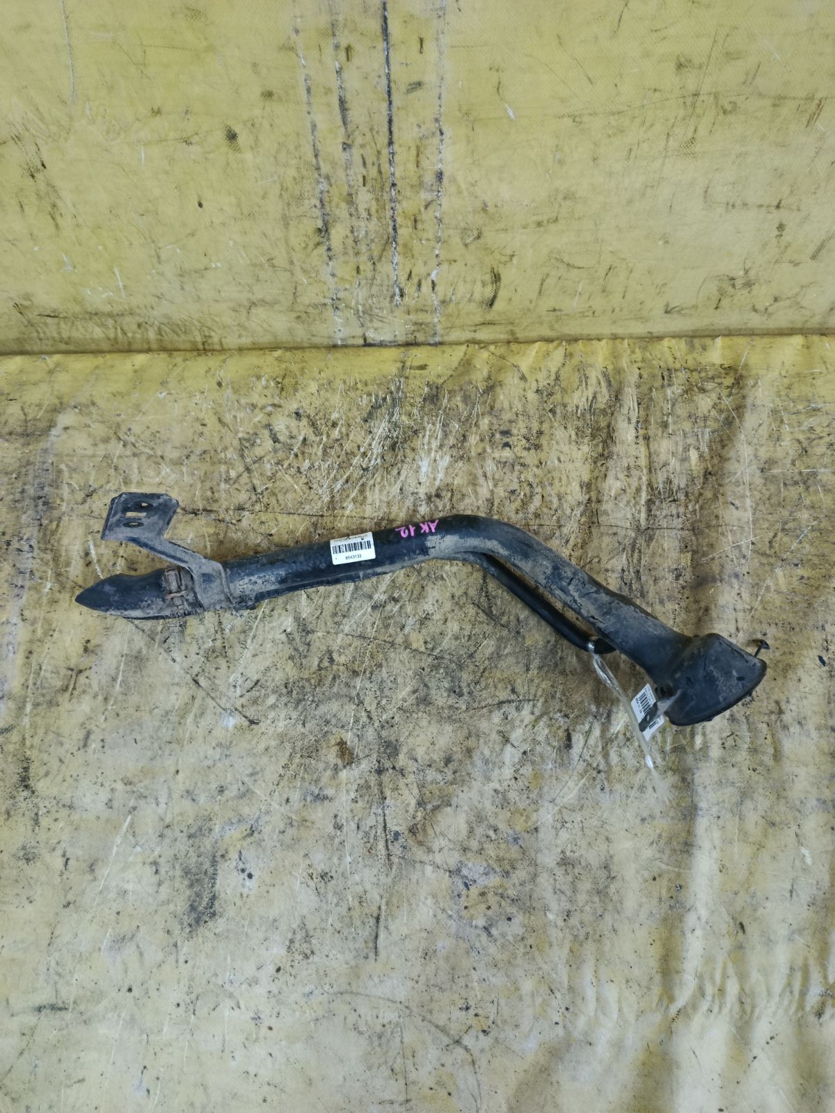 Заливная горловина топливного бака на Nissan March AK12 CR12DE Фото 1