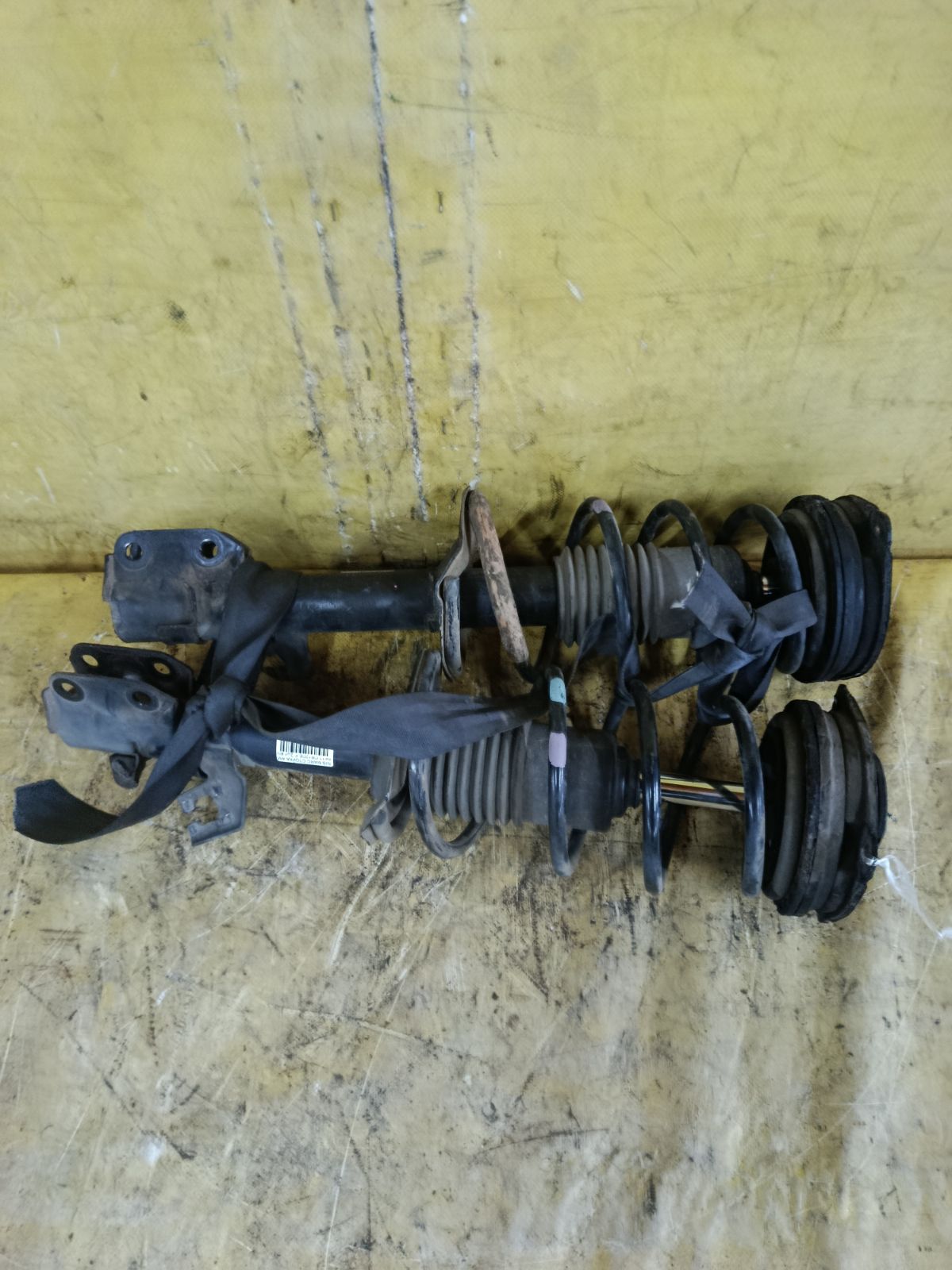 Стойка амортизатора на Nissan March AK12 CR12DE Фото 1