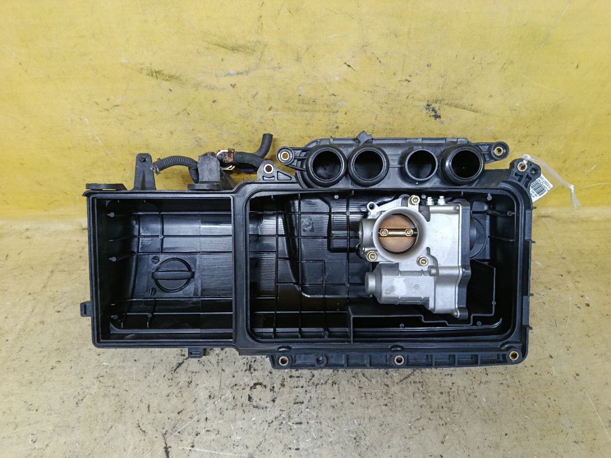 Дроссельная заслонка на Nissan March AK12 CR12DE Фото 2