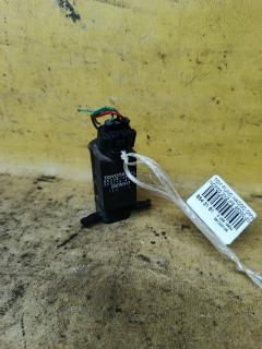 Насос омывателя стекла на Toyota Funcargo NCP20 2NZ-FE 85330-20460  85330-52030