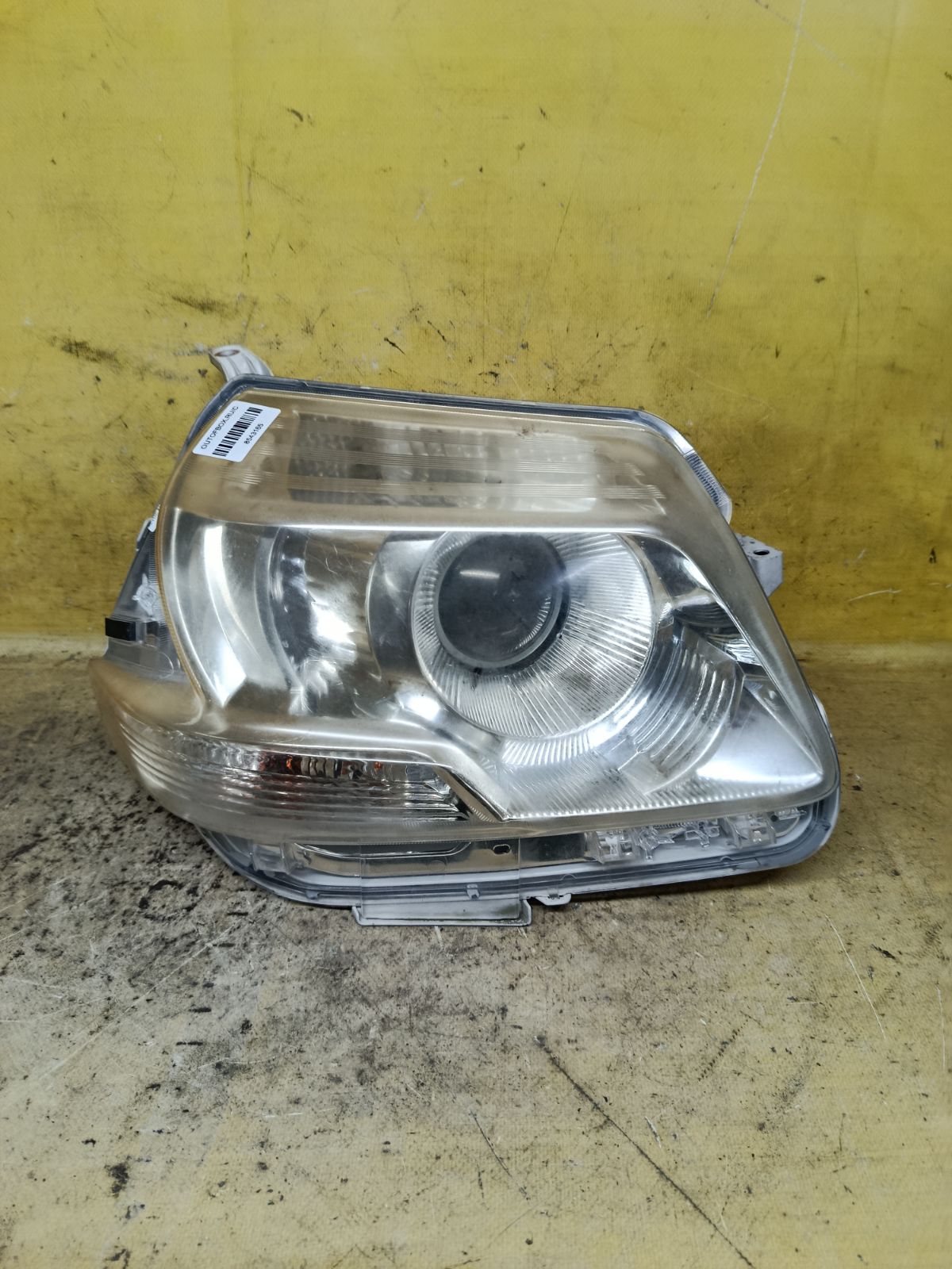 Фара 52-240 52-240, на Toyota Sienta NCP81G Фото 1