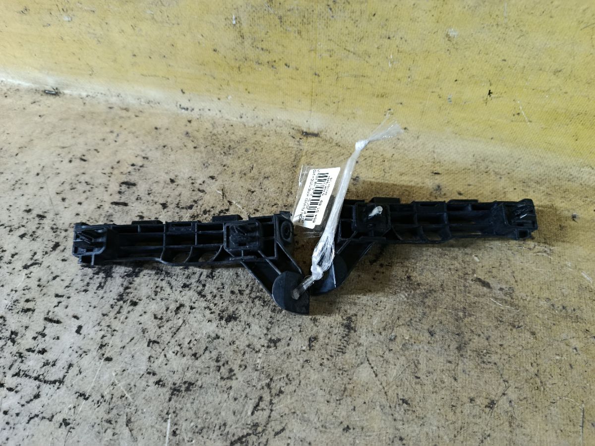 Крепление бампера на Honda N-Wgn JH1 Фото 3