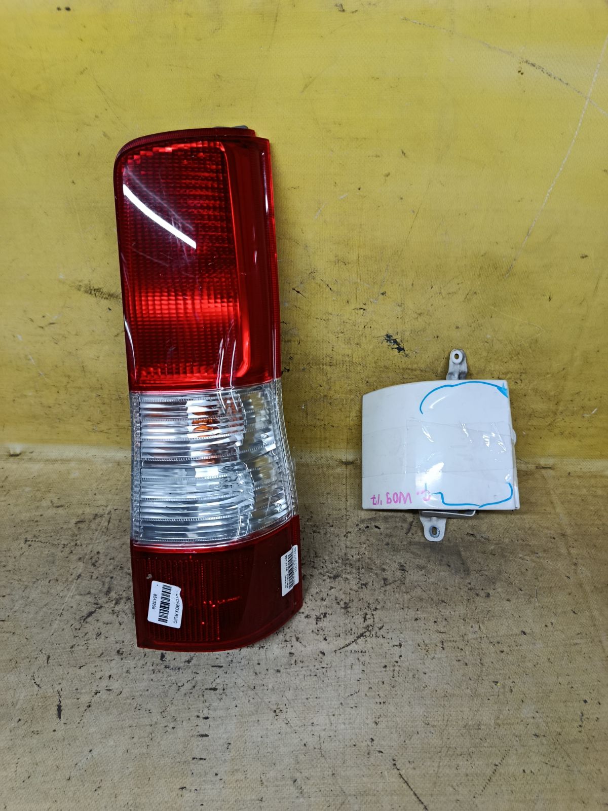 Стоп 220-17042 220-17042, на Toyota Lite Ace S402M Фото 1