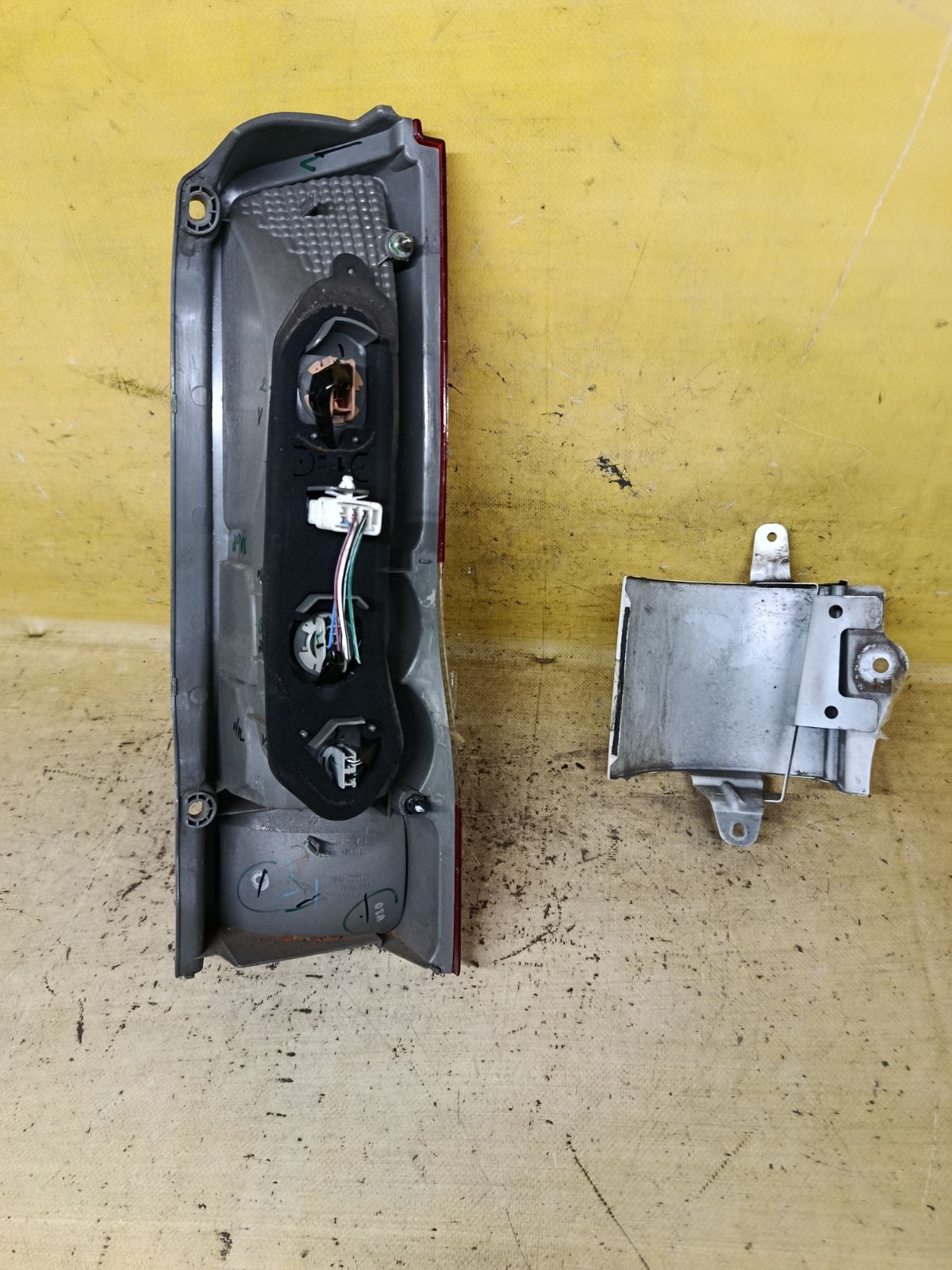 Стоп 220-17042 220-17042, на Toyota Lite Ace S402M Фото 2