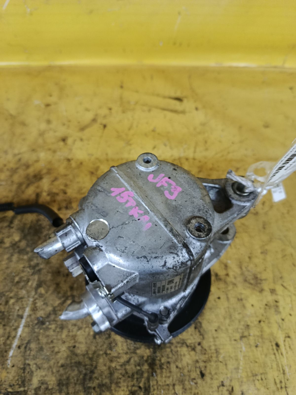 Компрессор кондиционера 38800-5YS-J016-M5 на Honda N-Box JF3 S07B Фото 3