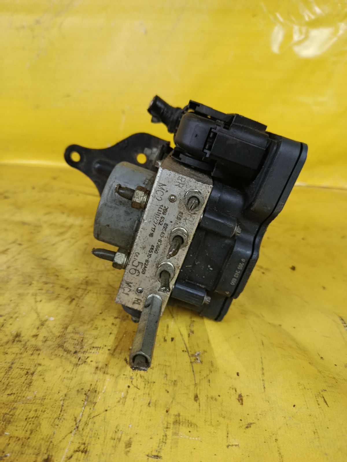 Блок ABS 89540-B2860, 44510-B2A60 на Daihatsu Tanto LA600S KF-VE Фото 2