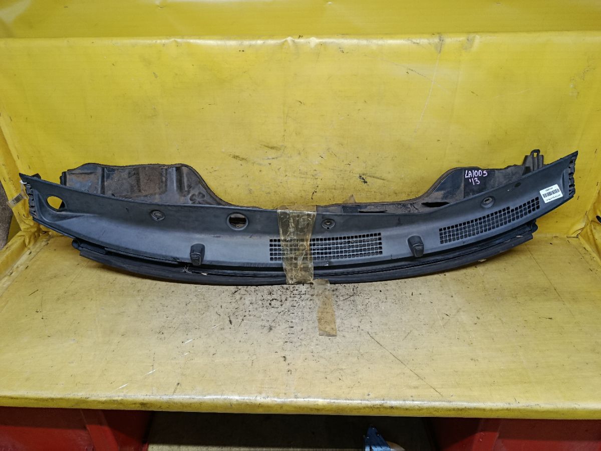Решетка под лобовое стекло 55781-B2130 на Daihatsu Move LA100S Фото 1