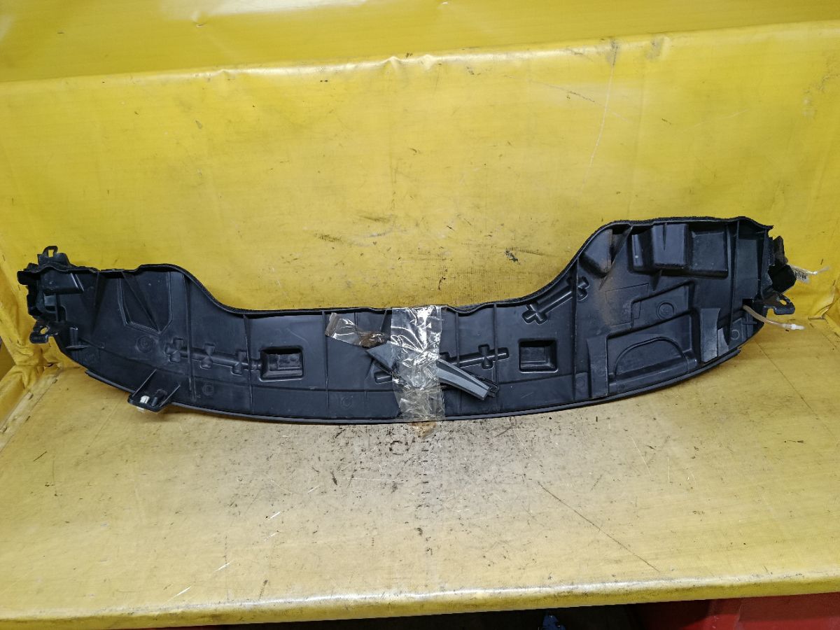 Решетка под лобовое стекло 55781-B2130 на Daihatsu Move LA100S Фото 2