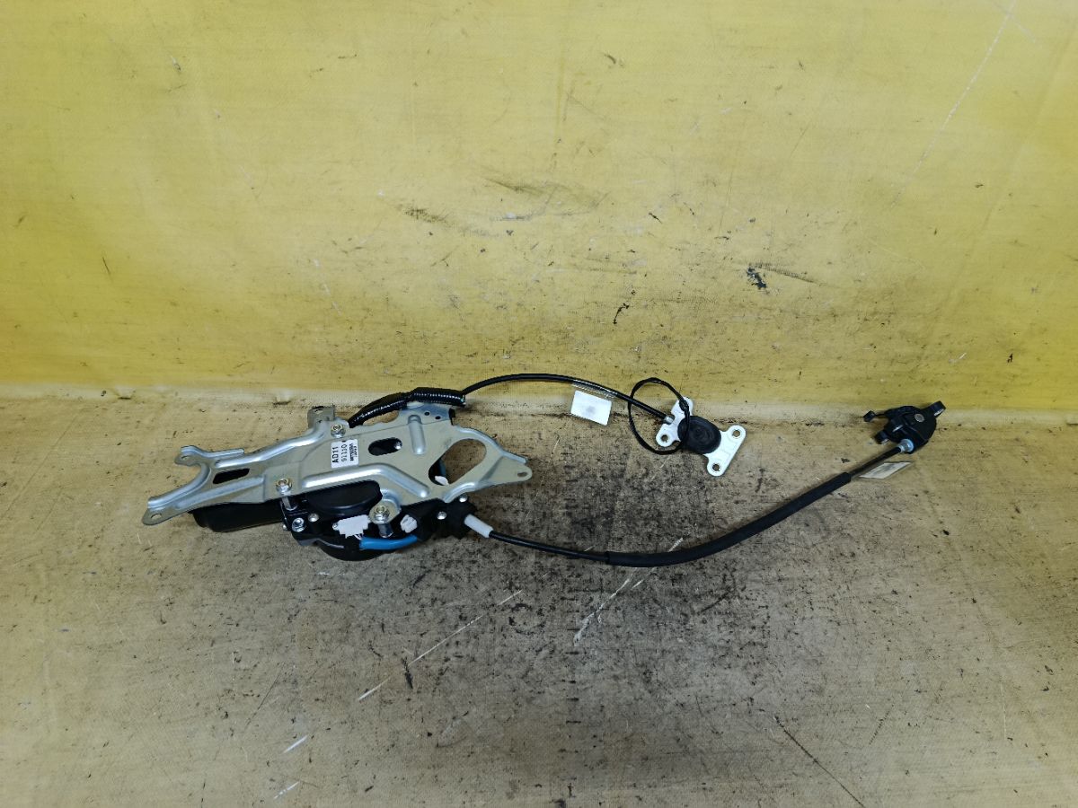 Доводчик двери на Honda Stepwgn RG1 Фото 1