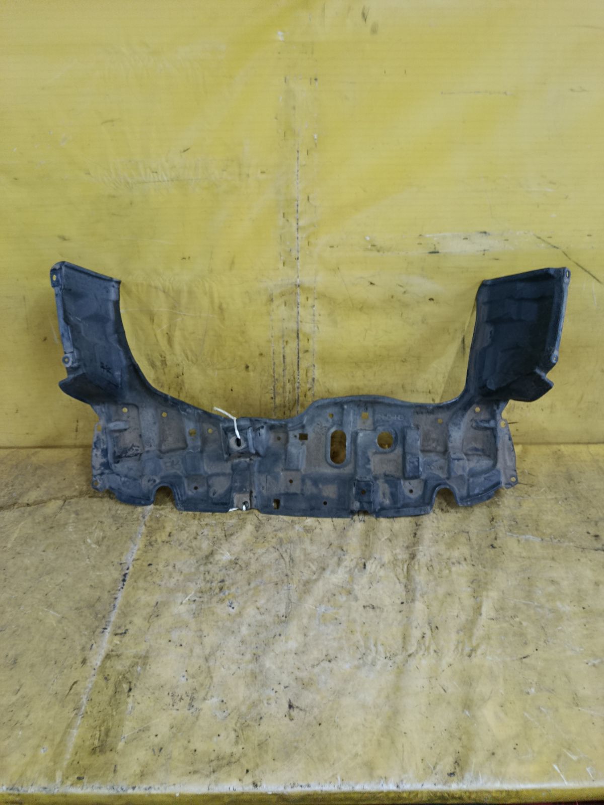 Защита двигателя 51441-52180, 51442-52090 на Toyota Ractis NSP120 1NR-FE Фото 2